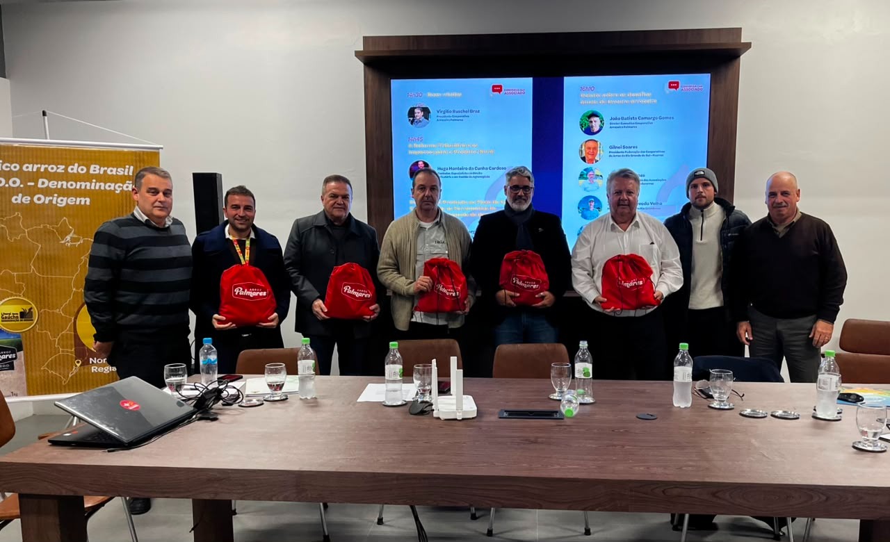Lideranças e convidados participam da 4ª edição do Conversa com o Associado da Cooperativa Arrozeira Palmares.